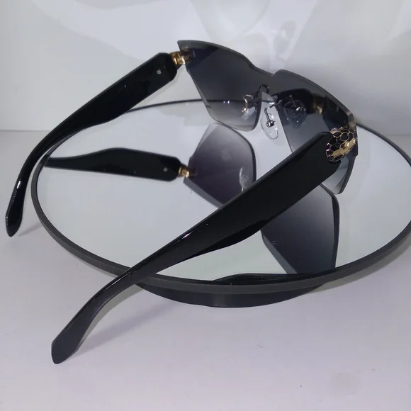 Black/Smoke Grey Gradient Lens Gold & Black Snake Head Design Square Sunglasses - Picture 6 of 6
